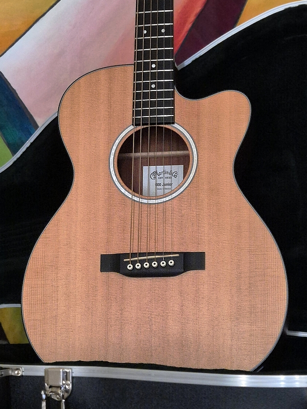 Martin 000 Jr, acoustic-electric, 2019